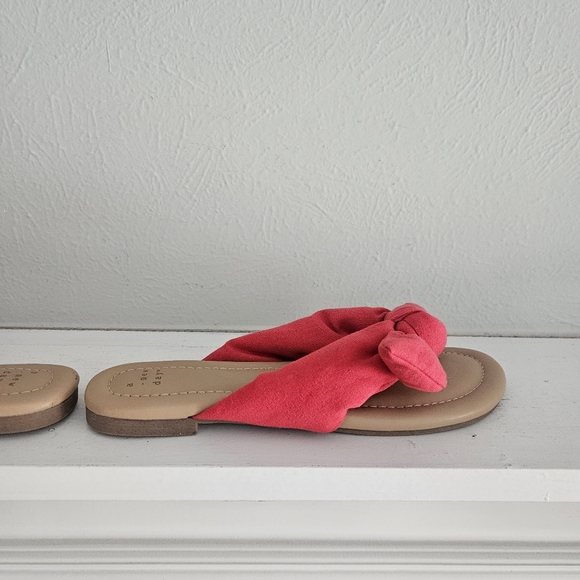 NWOT A New Day Adley Red Bow Flip Flop Sandals - Picture 5 of 10